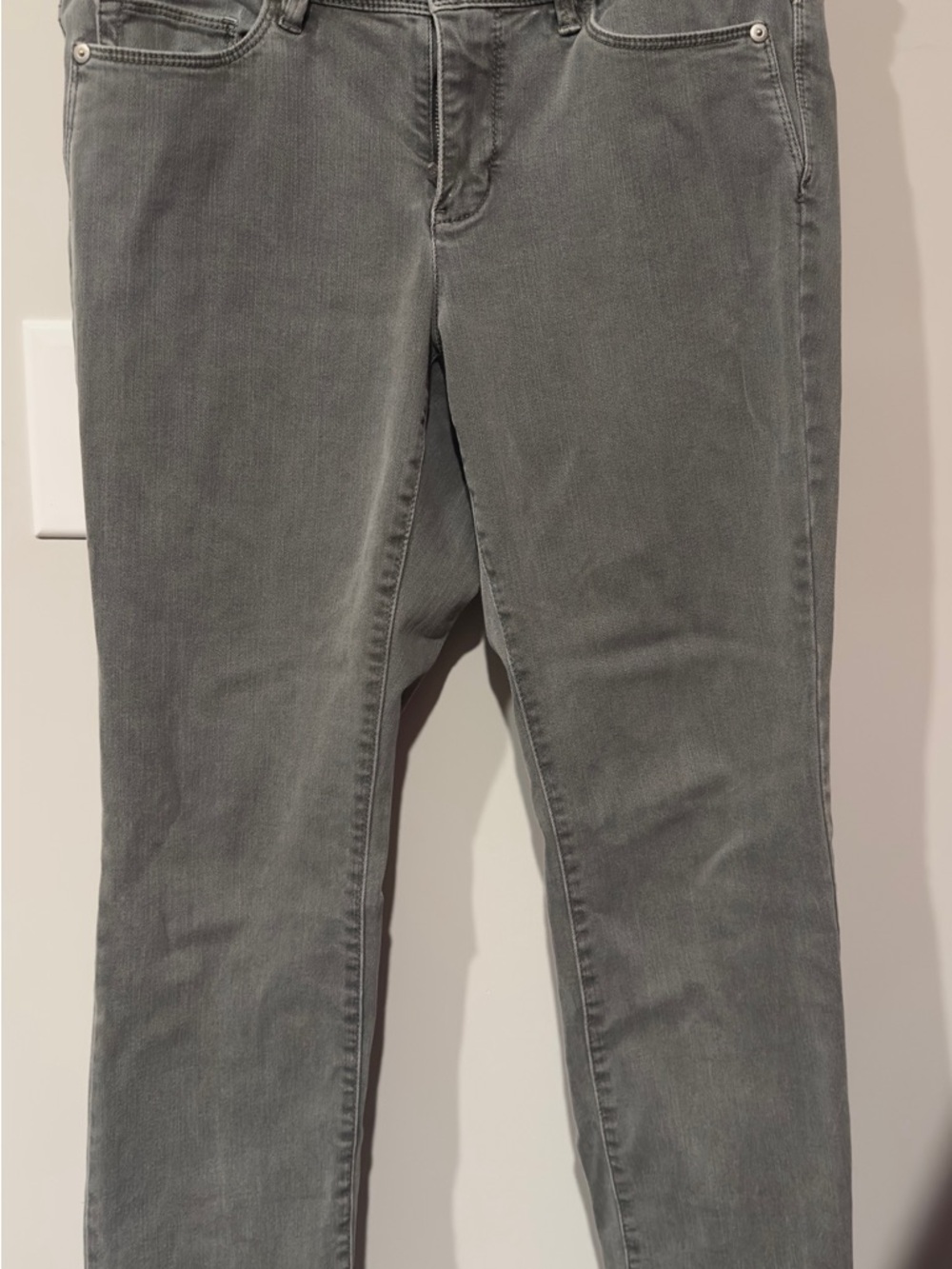 🔥 3/$10 BUNDLE DEAL! 🔥
J. Jill Slim Ankle Jeans Green
